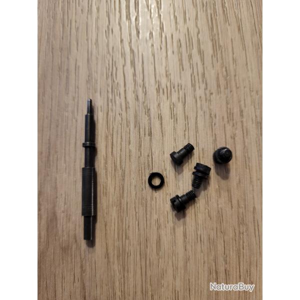 percuteur MAS ou MAC 50 avec ses 4 vis de plaquettes munies des rondelles anti-desserage en nylon.