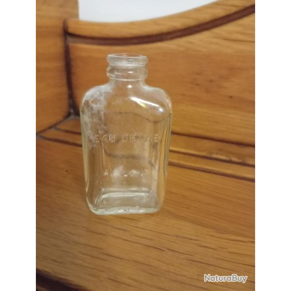 Bouteille d'eau de vie ration de combat