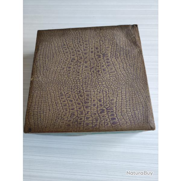 Boite de 93 douilles amorc�es, cal 12/65