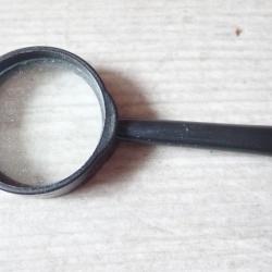 Loupe pour poin&ccedil;on, petits marquages, d&eacute;tails fins... Top pour identification
