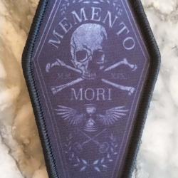 Patch tactique (syst&egrave;me velcro ) memento mori ( livraison gratuite par lettre )