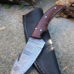 Guthook Couteau Damas Lame 256 Couches Crochet Manche Bois Fabrication Artisanale Etui Cuir