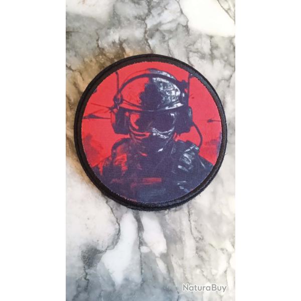 Patch tactique (syst�me velcro ) soldat casque ( livraison gratuite par lettre )