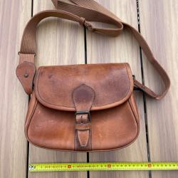 Sacoche cuir pour cartouches de marque &laquo;Alexandre Mareuil&nbsp;&raquo;