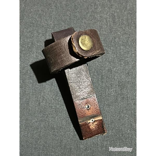 Attache cuir pour fourreau de poignard de combat