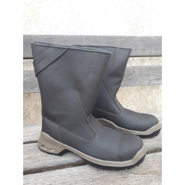 botte de s�curit� fourr�e  neuve en 44