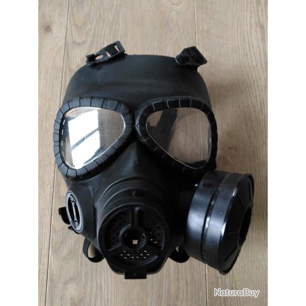 Masque � gaz factice