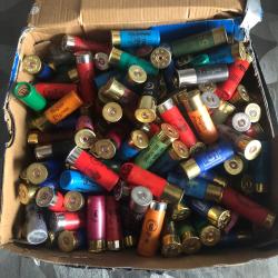 a saisir gros  lot  plus de 8kg de cartouches toutes marques tout plombs cal 12