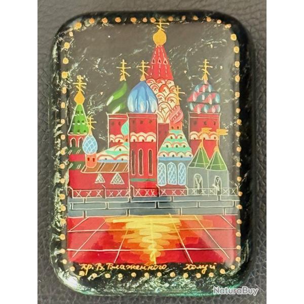 Boite laqu�e en bois