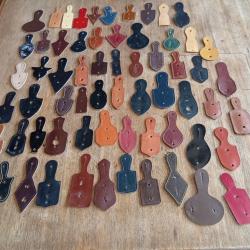 Lot de 54 cuirs pour pucelles militaires Fr dont neufs