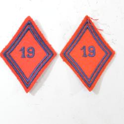 Insignes bras losanges mod&egrave;le 1945 Arm&eacute;e Fran&ccedil;aise, 19 RA R&eacute;giment d'Artillerie. Indochine Alg&eacute;rie