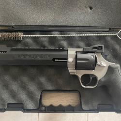 Revolver Mod&egrave;le 44 Hunter 8-3/8'&acute; Duo Tone 44 Mag Comme Neuf en malette