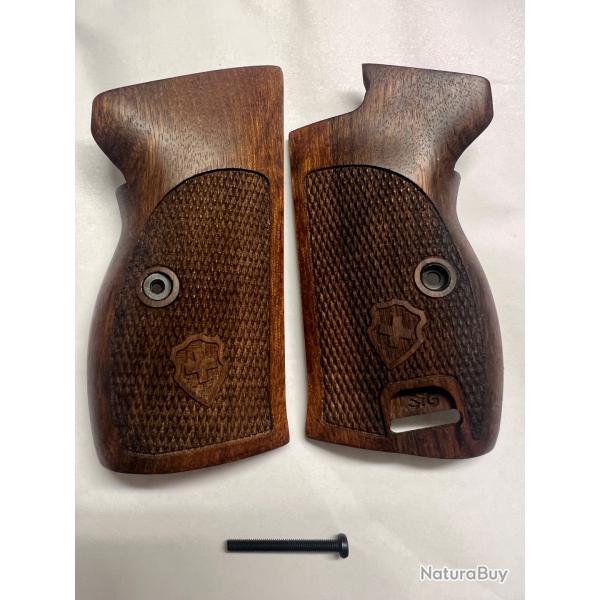 Plaquettes noyer SIG P210 quadrill�es