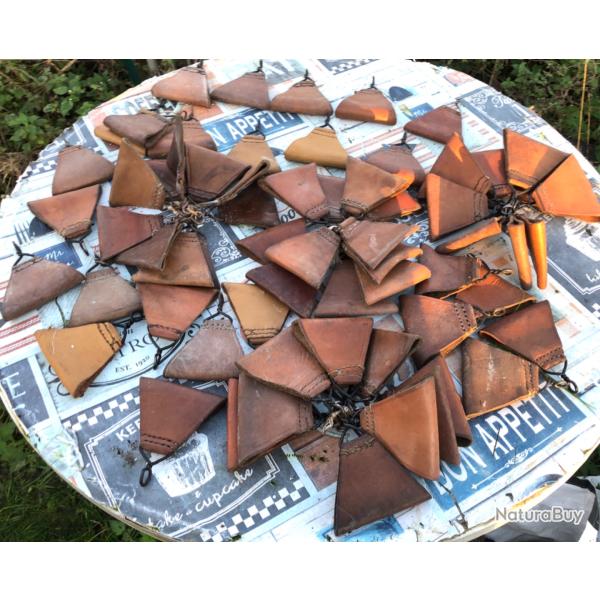 Lot de 65 triangles en cuir pour brelages, lot id�al revendeurs