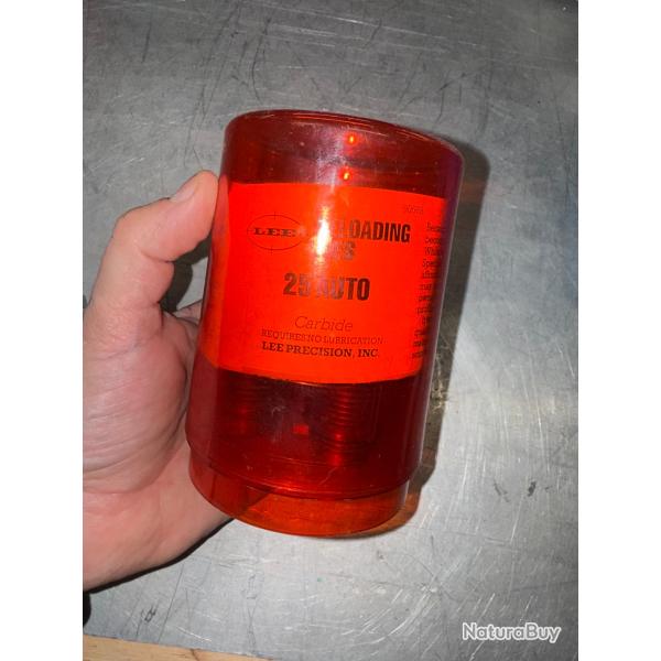 JEU D'OUTILS DE RECHARGEMENT LEE  CALIBRE  25 AUTO