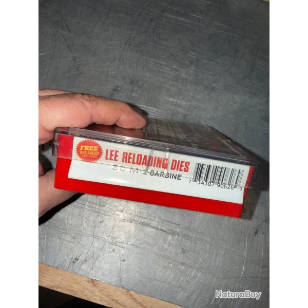 JEU D'OUTILS DE RECHARGEMENT LEE  CALIBRE  30 M1 CARBINE COMPLET AVEC SON SHELL HOLDER