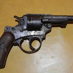 Revolver r&eacute;glementaire 1873