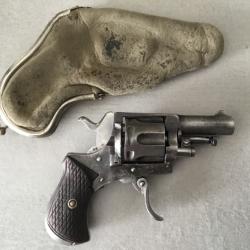 Jolie petit British BULLDOG en 320, 6 coups Cat&eacute;gorie D