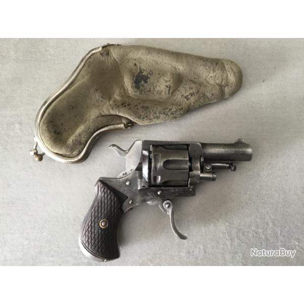 Jolie petit British BULLDOG en 320, 6 coups Cat�gorie D