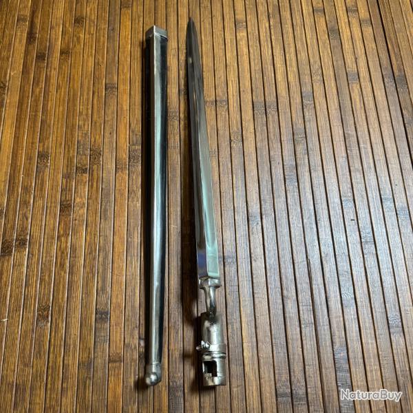 BA�ONNETTE A DOUILLE NEUVE FINITION NICKEL�E DANS SON FOURREAU