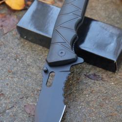 Couteau Semi Automatique Tactic Falcon Lame Acier 440 Serr Manche Plaquettes ABS Black Liner Lock