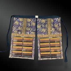 TABLIER D'ARMURE SAMOURA&Iuml; &laquo; HAIDATE KAWARA &raquo; OU &laquo; HAIDATE &raquo; Japon, P&eacute;riode &Egrave;re Heisei