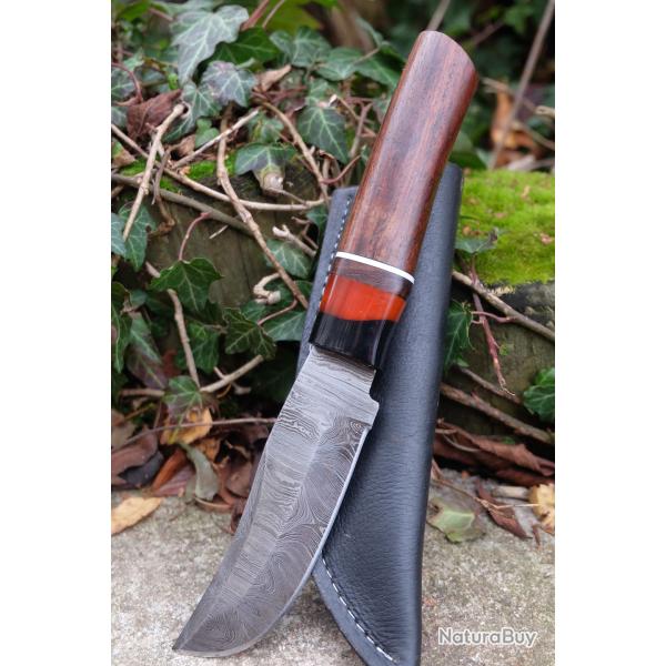 Puukko Couteau Damas Lame 256 Couches Lame Drop Point Manche Bois Rose Fabric Artisan Etui Cuir