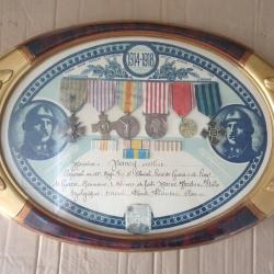 Dipl&ocirc;me d'honneur, souvenir de guerre 14.18 avec m&eacute;dailles et rappels (47.M)