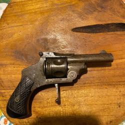 Revolver buldog  &agrave; brisure