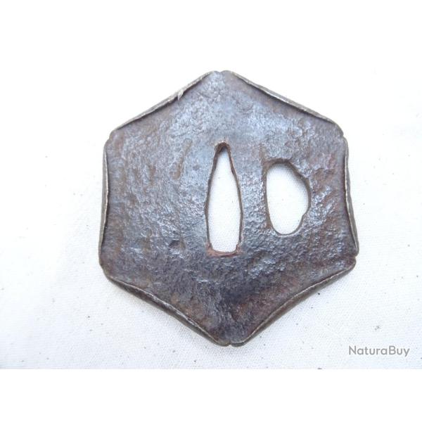 206- lot tsuba en fer = mimi repli� , pour katana ou wakisashi, sabre  japonais