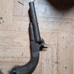 Pistolet juxtapos&eacute; a broche