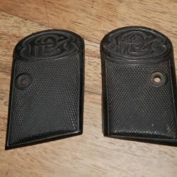 Paire de plaquettes de pistolet "Le Sans Pareil" en 6.35mm