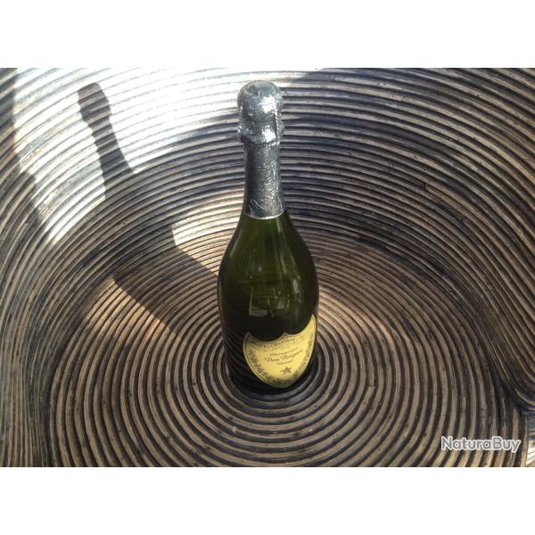 Authentique bouteille vide et scell�e de champagne "Dom P�rignon", format 75cl.