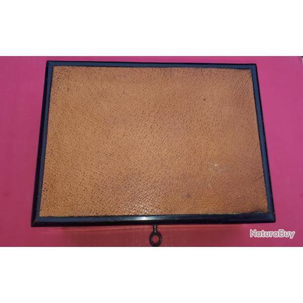 Coffret bois moyen style Napol�on III #58 avec cl� pour ranger arme type revolver 3" ou 4"