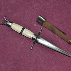 Dague de matelot ou chien de mer manche en os 19 &egrave;me