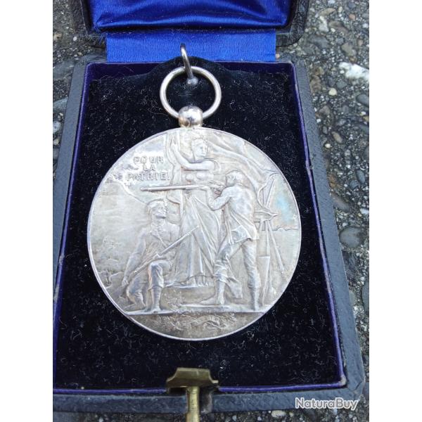 Rare, tr�s rare M�daille - SOCIETE MIXTE DE TIR DE MONTMELIAN - dat�e 1896