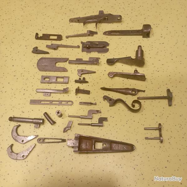 Lot de pi�ces pour anciens fusils de chasse