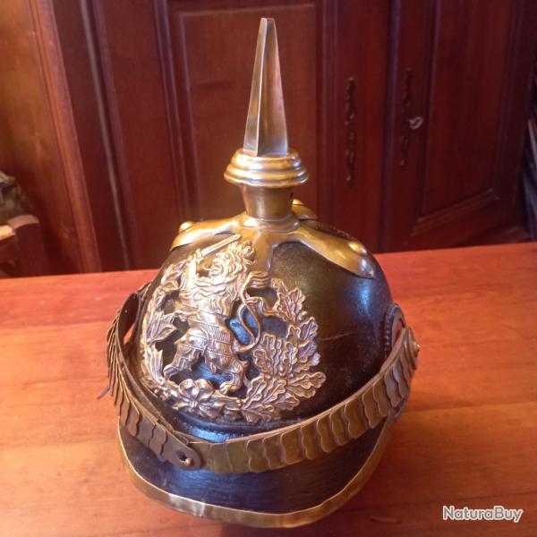 Tr�s rare casque � pointe,d'officier d'infanterie Hessoise ( tr�s ancienne r�plique)