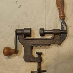 Sertisseur de cartouches de chasse calibre 24