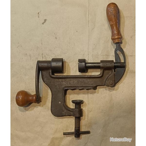 Sertisseur de cartouches de chasse calibre 24