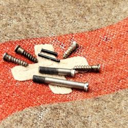 Lot Suisse Schmidt Rubin K31 Pi&egrave;ces d&eacute;tach&eacute;es Vis