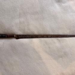 Couteau poignard de collection avec symbole dor&eacute;