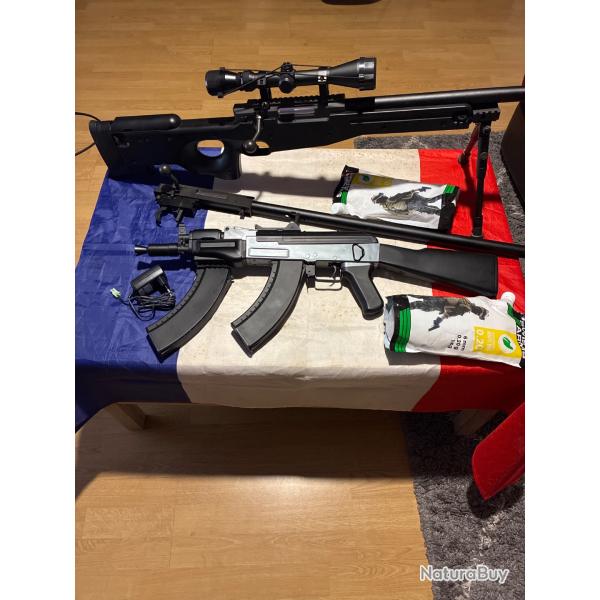 ? Lot AIRSOFT ? 2 r�pliques + chargeurs + accessoires