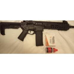 Strike force Umarex semi auto Co2 calibre 4,5 billes d'acier.