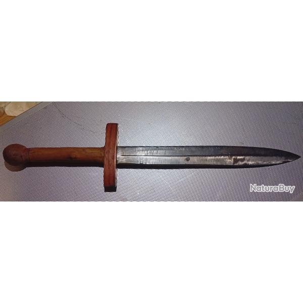 Dague de chasse/glaive forg� � la main44 cm