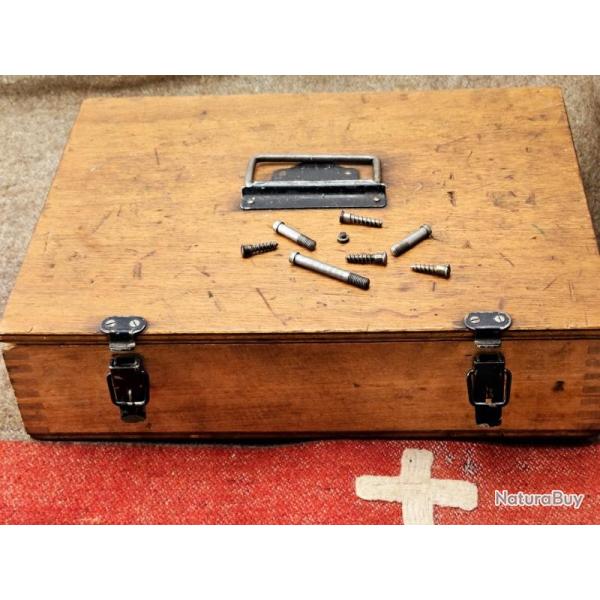 Lot Pi�ces d�tach�es Vis pour fusil Suisse Schmidt Rubin G11