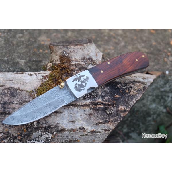 Beau Couteau Lame Damas Lame Drop Point 128 Couches Manche Bois Mitres Grav�es USMC Fabr Artisanale