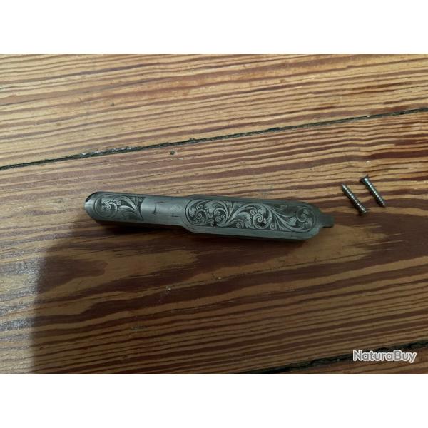 R�serve � munitions neuve et grav�e.