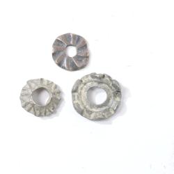 Lot de trois monnaies Gauloises Rouelles collection