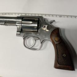 VENDS REVOLVER SMITH & WESSON 38 SPECIAL 4" MODELE 64 INOX